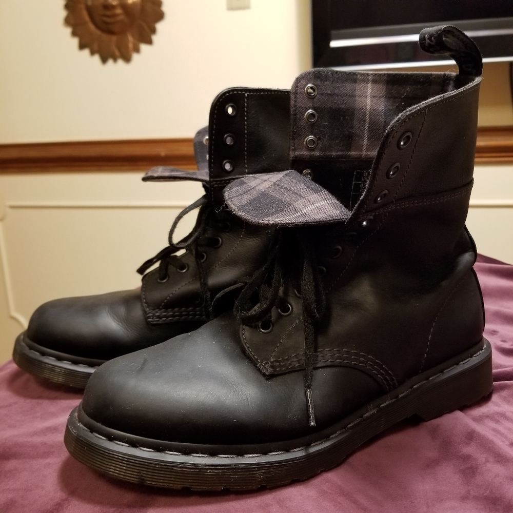 Dr Martens 10 Eye Bart Boots